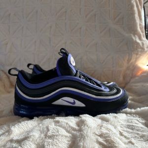 Nike Air VaporMax 97 5.5Y
Persian Violet